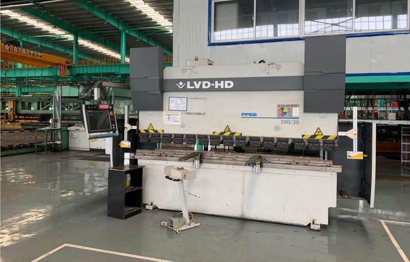 LVD-HD 100T press brake machine(黄锻100T折弯机)