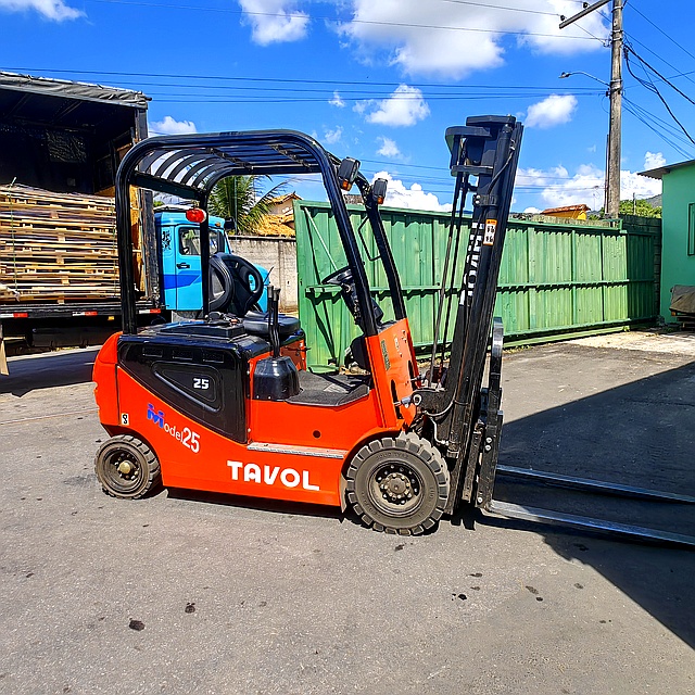 1-2.5 Ton Electric Forklift FB Series - Tavol Group