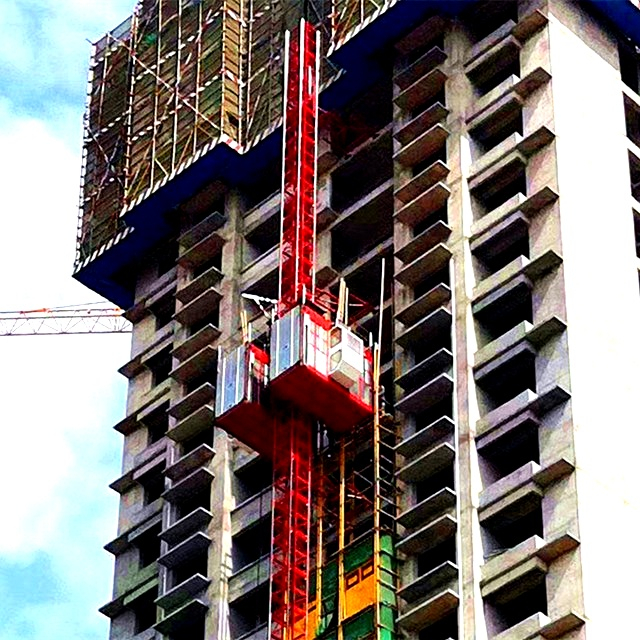 SC200 2000kg 33m/min Construction Hoist - Tavol Group