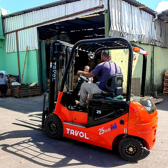 1-2.5 Ton Electric Forklift FB Series - Tavol Group