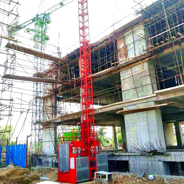 SC200 2000kg 33m/min Construction Hoist - Tavol Group