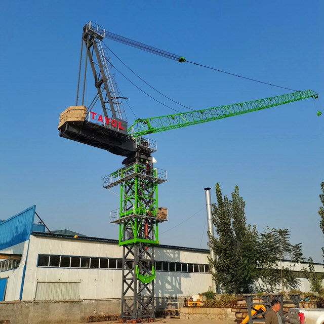 luffing crane